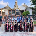 Siswa dan guru mengikuti kegiatan Program Adiwiyata di sekolah peserta Kabupaten Tanggamus dalam upaya membangun budaya peduli lingkungan tahun 2026.
