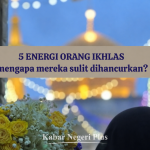 Ilustrasi sosok yang tetap teguh dan tenang menghadapi badai kehidupan sebagai simbol kekuatan kejujuran dan keikhlasan dalam ajaran Tasawuf.