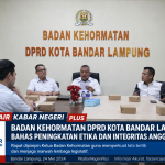 Anggota DPRD Kota Bandar Lampung Indra Feriza memberikan klarifikasi di hadapan Badan Kehormatan DPRD terkait video viral yang diduga memperlihatkan dirinya tertidur saat rapat paripurna.