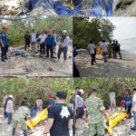 Petugas mengevakuasi kerangka manusia yang ditemukan di Pantai Legundi, Desa Legundi, Kecamatan Ketapang, Lampung Selatan.