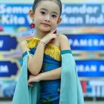 Zeze model cilik berusia 5 tahun tampil percaya diri di panggung fashion HUT ke-344 Bandar Lampung dalam Bandar Lampung Expo 2026.