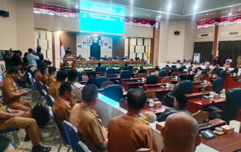 Rapat Paripurna DPRD Tanggamus membahas APBD Perubahan 2026 dan enam Ranperda