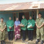 Prajurit Yonif TP 945/PPC memperkuat pengabdian dan kedekatan dengan masyarakat di Kabupaten Tanggamus.